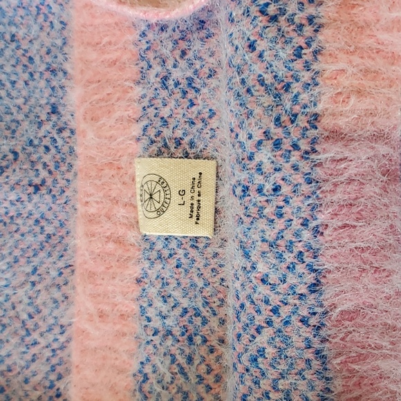 Urban Outfitters baby pink & blue cropped top and sweater size L super soft EUC - Picture 8 of 8